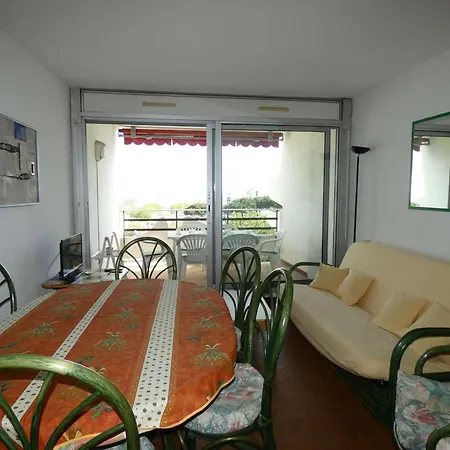 2 Pièces Avec Piscine Proche - Fr-1-328-280 *